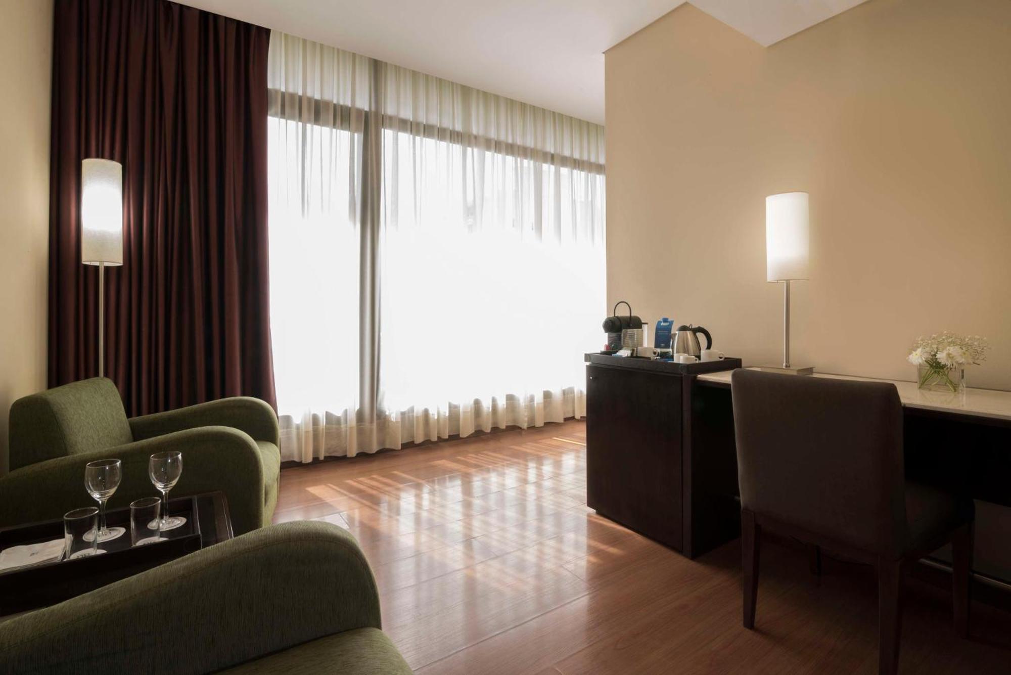 Отель Nh Mendoza Cordillera Экстерьер фото